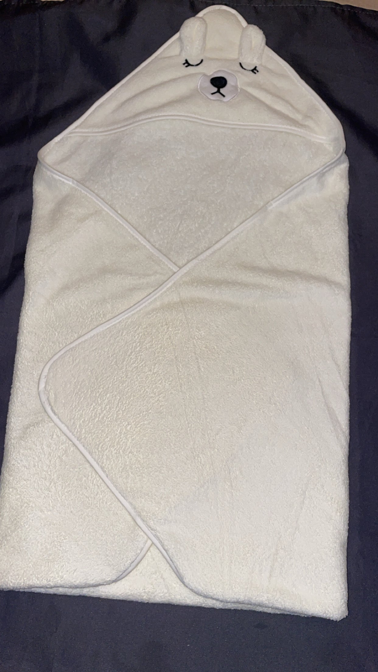 Cape de bain bébé personnalisée "Bébé 974" avec drapeau réunionnais