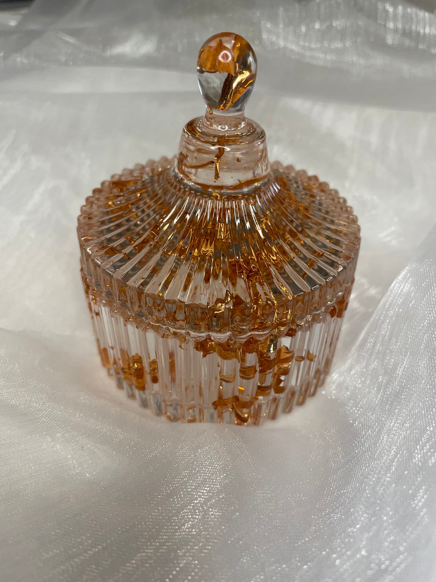 Petite boîte à bijoux en résine époxy avec éclats doré