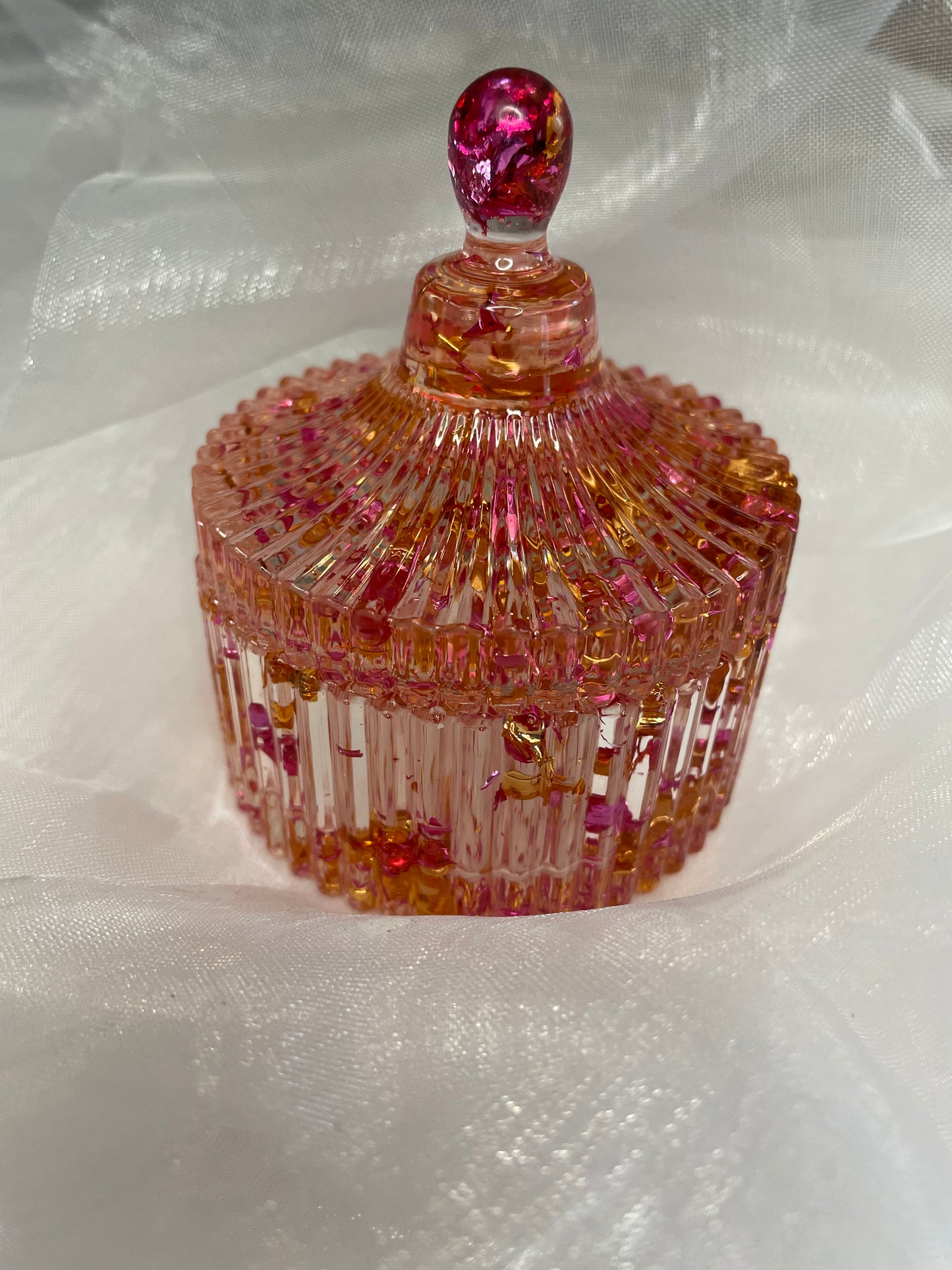 Petite boîte à bijoux en résine époxy avec éclats doré