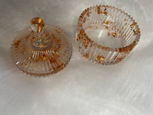 Petite boîte à bijoux en résine époxy avec éclats doré